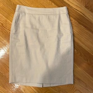 Ann Taylor beige pencil skirt. 0P